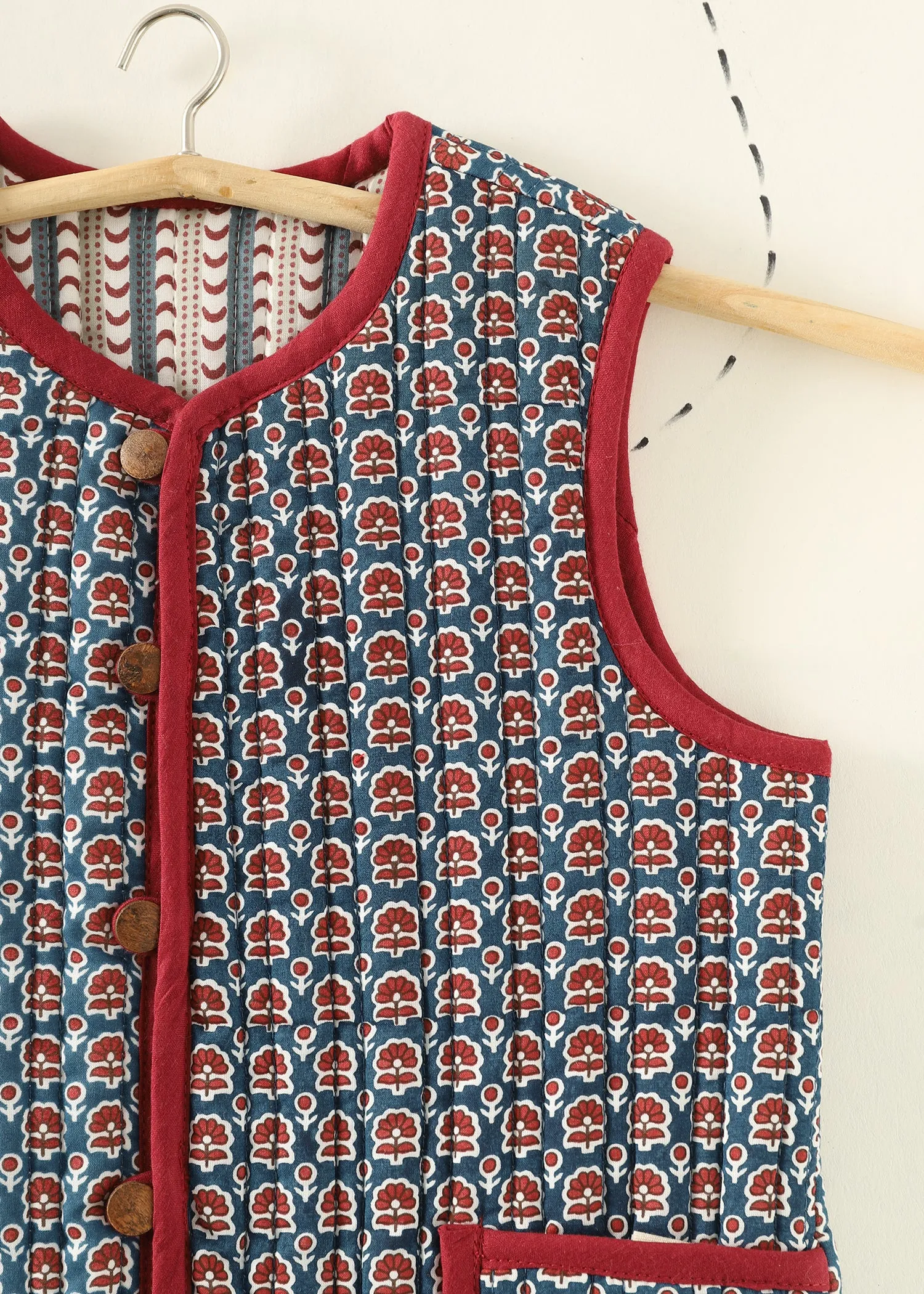 Blue-Red Zinnia Quilted Cotton Reversible Bundi Jacket Unisex (1-7 Years)