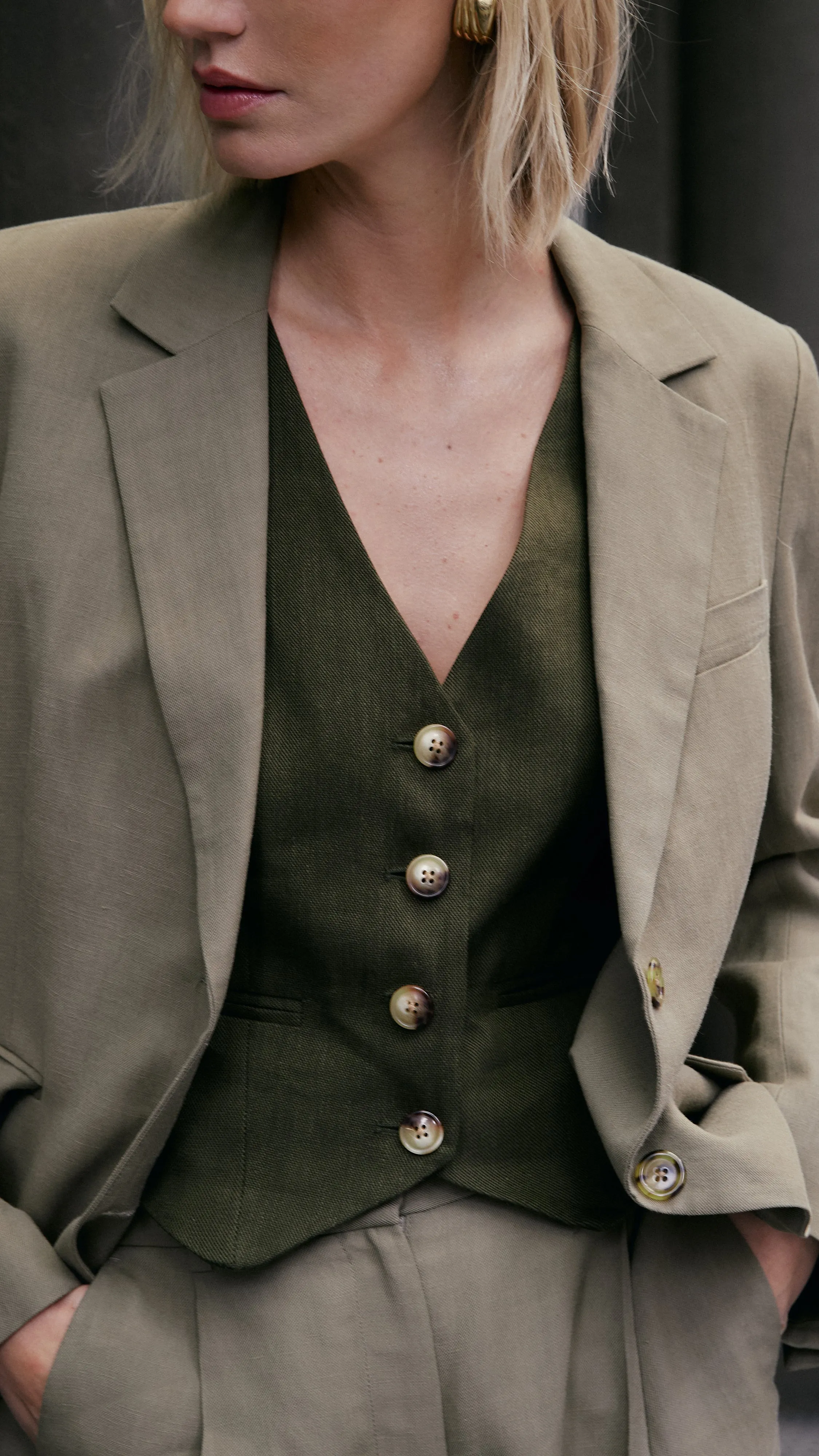 Boyfriend Blazer in Viscose Linen Twill | Khaki Green