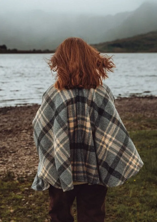 John Hanly Lambswool Cape | Grey Beige Check